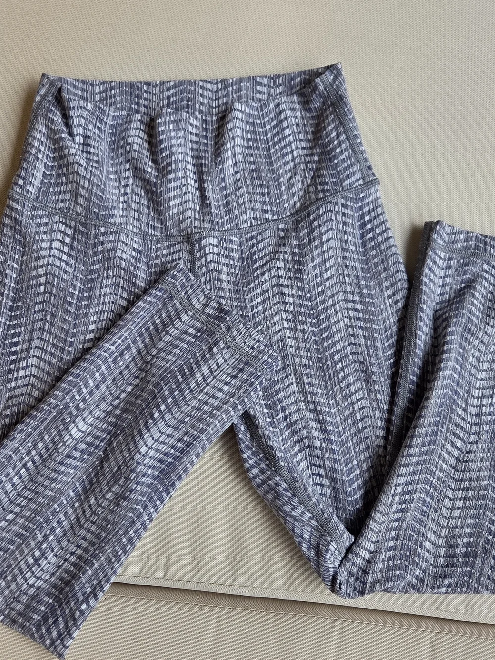 lululemon athletica Grey Textured Women’s Leggings